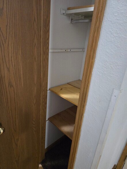 Building Photo - 519 Green St