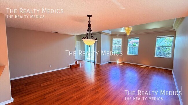 Building Photo - 2837 River Ridge Dr