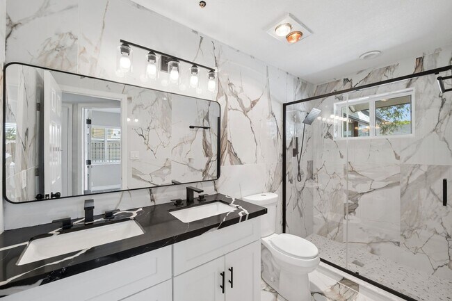 Building Photo - 7826 E Heatherbrae Ave