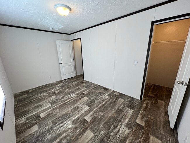 Building Photo - 38112 Ducharme Dr