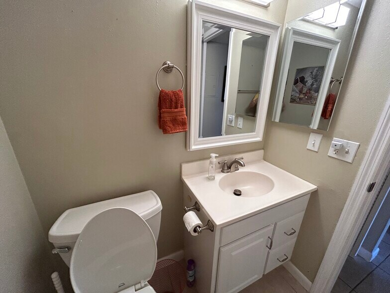 Building Photo - 2727 N Wickham Rd