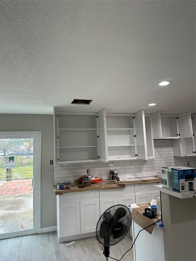 Building Photo - 109 Honeysuckle Dr