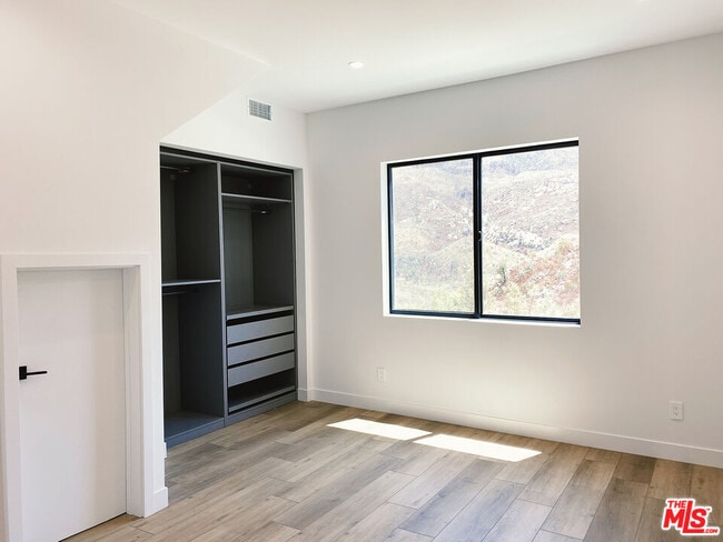 Building Photo - 1700 Cadenhorn Dr