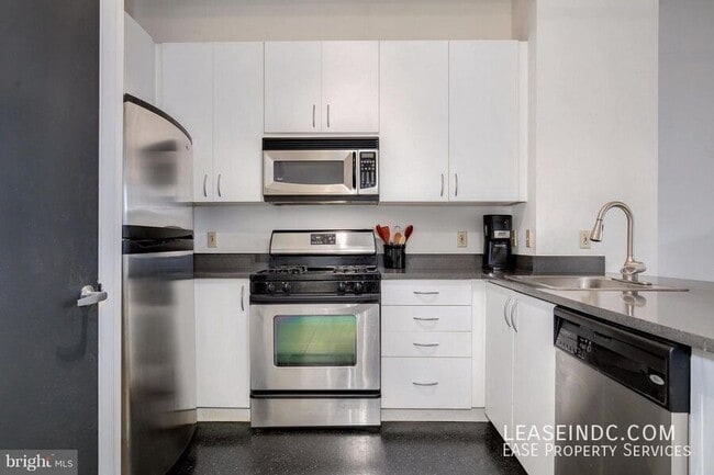 Building Photo - 1300 N Street NW-#517