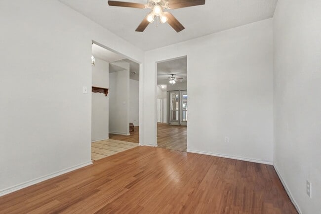 Building Photo - 1306 Woodmont Dr