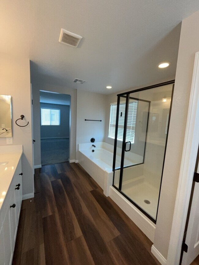 Building Photo - 2122 Bethesda Fountain Rd