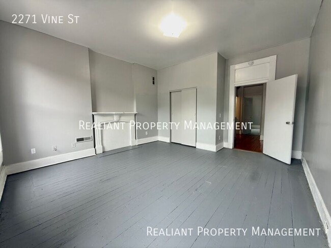 Building Photo - 2271 Vine St