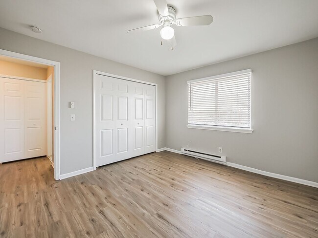 Building Photo - 825 S Grand Ave