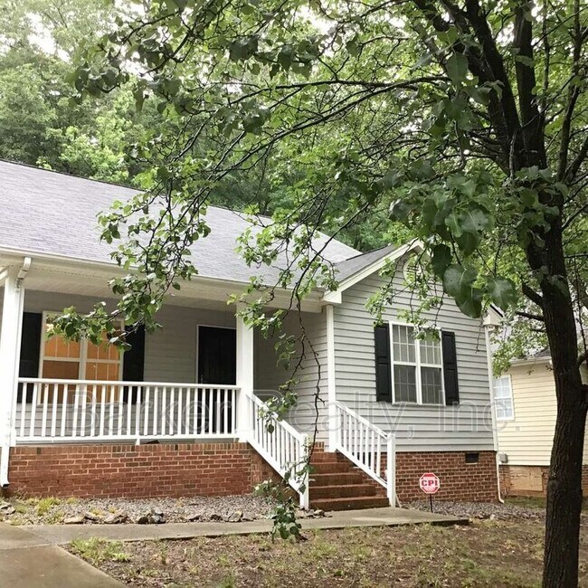 Building Photo - 1401 E Lenoir St
