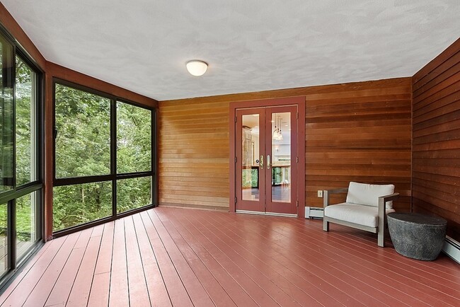 Building Photo - 2 Sunset Ridge