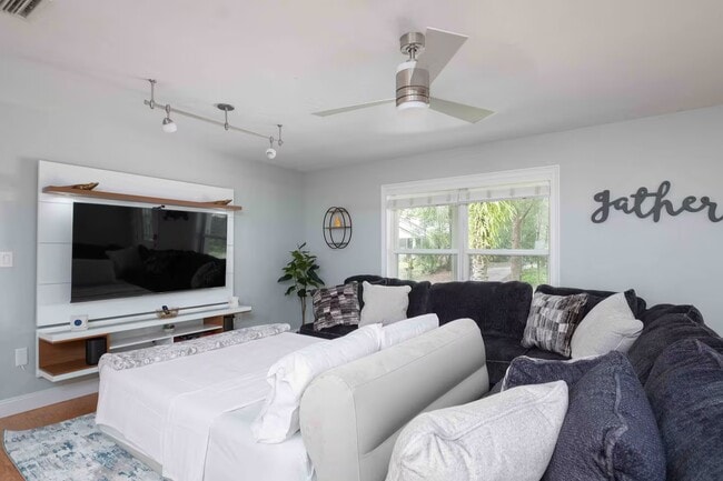 Building Photo - 111 NW 24th St