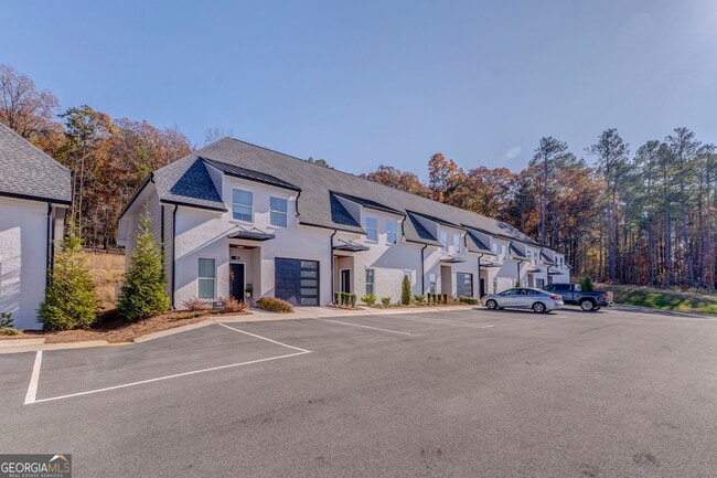 Building Photo - 77 Chateau Dr SE