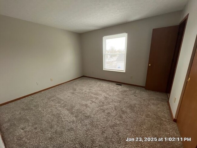 Building Photo - 3 Bedroom Home in Pickerington School Dist...