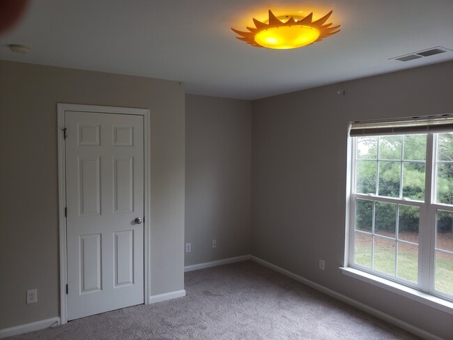 Building Photo - 2853 Summergrove Ct