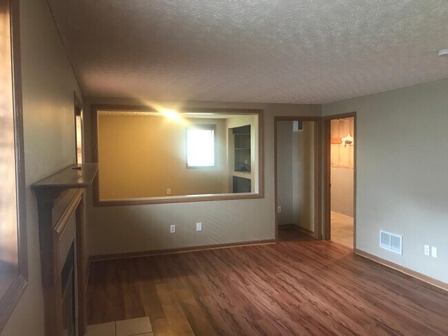 family room and bonus office - 8453 Olenbrook Dr