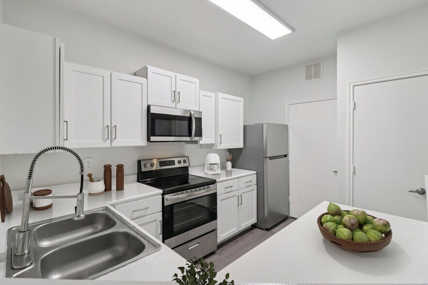 Building Photo - Harlan at Med Center