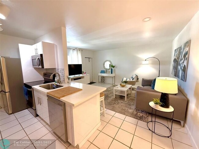 Building Photo - 2600 S Ocean Dr