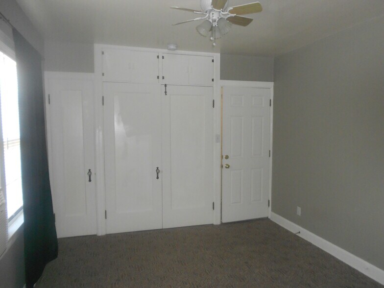 Building Photo - 226 E 5th Ave