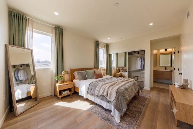Building Photo - LUXURY in Prime Culver City