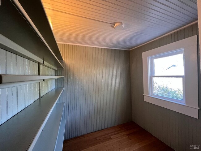 Building Photo - 310 Boyce St