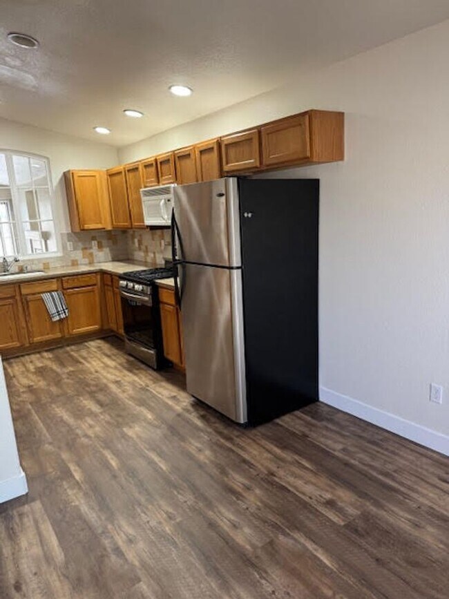 Building Photo - Nice Single Story Home in the Summerlin Area