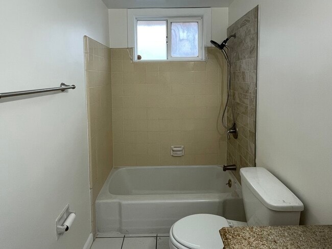 Building Photo - 4553 Huntington Dr N