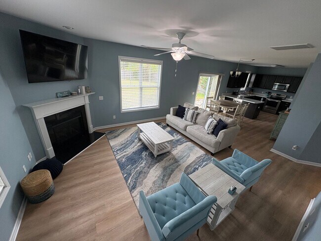 Building Photo - 3bd/2.5ba home with flexible Lease Length