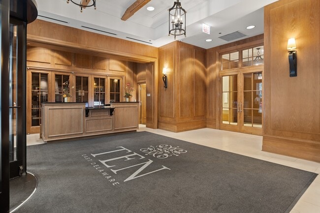 Building Photo - 10 E Delaware Pl