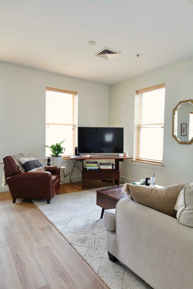Open Living room - 60 Winooski Falls Way
