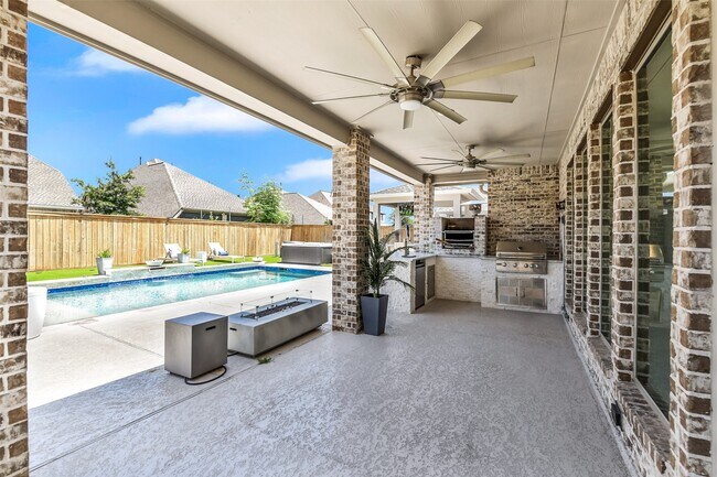 Building Photo - 15014 Little Fox Canyon Tr