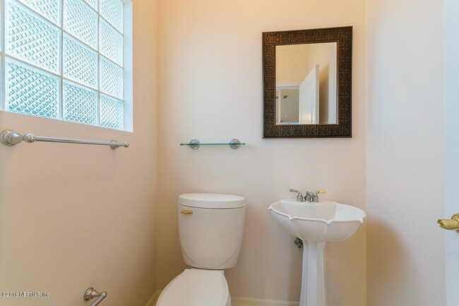 Building Photo - 1626 Strand St