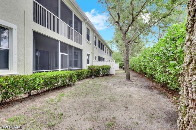 Building Photo - 1335 Mariposa Cir