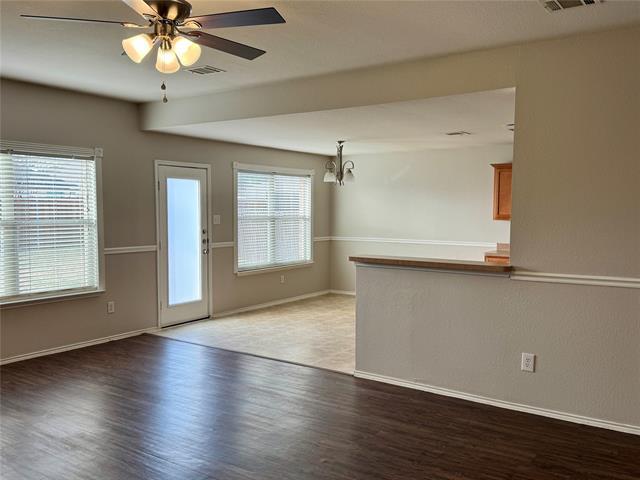 Building Photo - 204 S Chestnut St