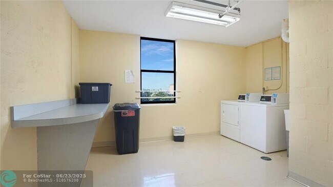 Building Photo - 3031 N Ocean Blvd