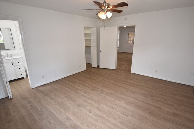 Building Photo - 9630 Truscon Dr