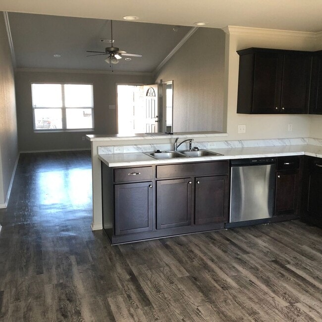 Building Photo - 957 Augusta St