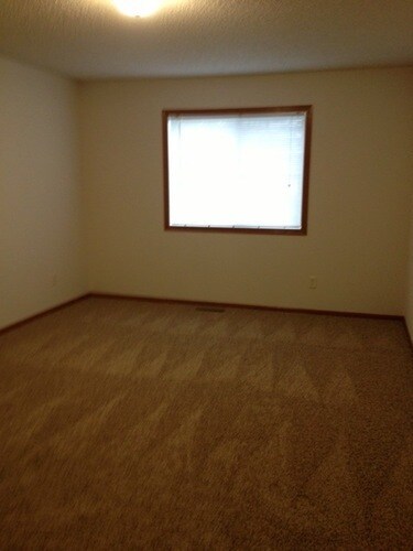 Building Photo - 633 Kingfisher Ln
