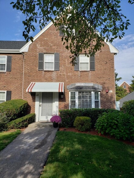 Building Photo - 403 Erin Rd