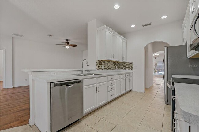 Building Photo - 12814 Cattail Shore Ln