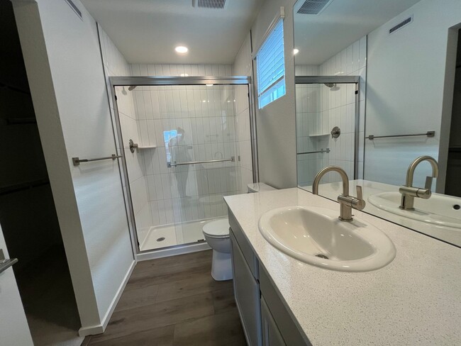 Building Photo - Brand New Home in Mosaic