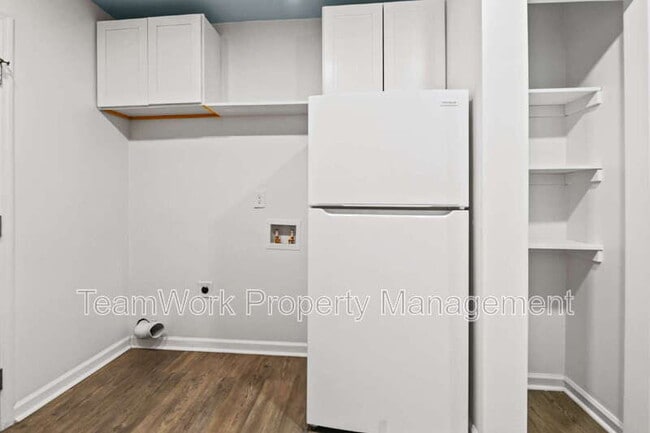 Building Photo - 3107 Azalea Dr