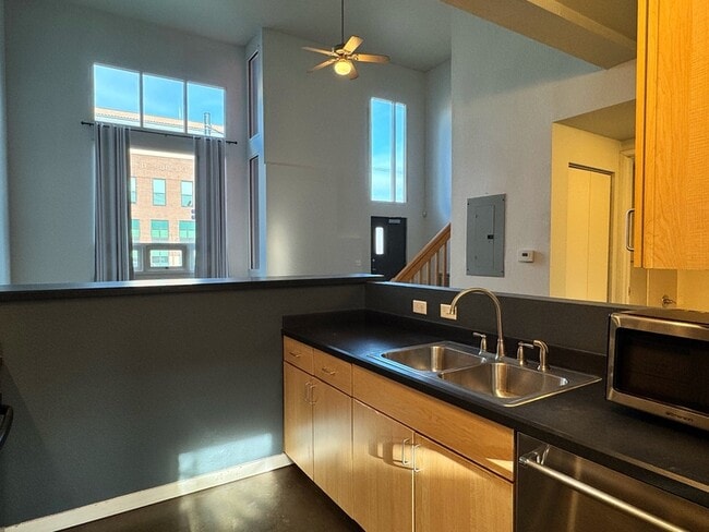 Building Photo - 2400 Welton St