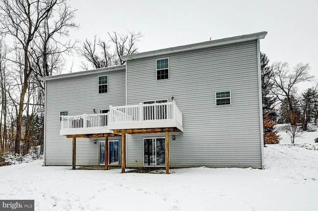 Building Photo - 180 Breezewood Dr