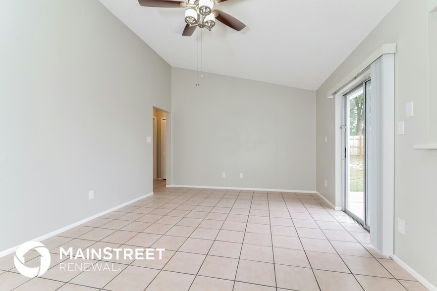 Building Photo - 7765 Hyacinth Dr