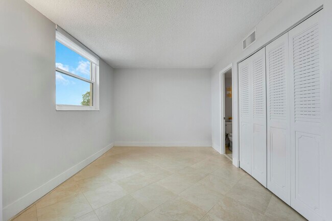 Building Photo - 6461 NW 2nd Ave