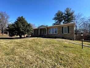 Building Photo - 3BR/3BA Home for Rent in J-town with Two Gar Garage and Large Deck!