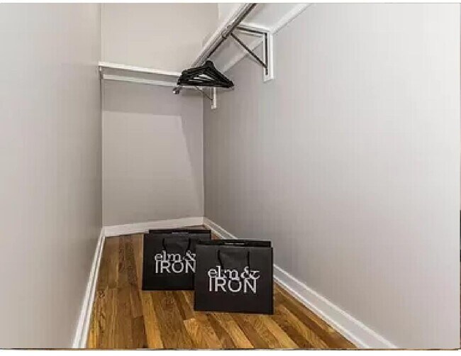 Building Photo - 1407 Vine St