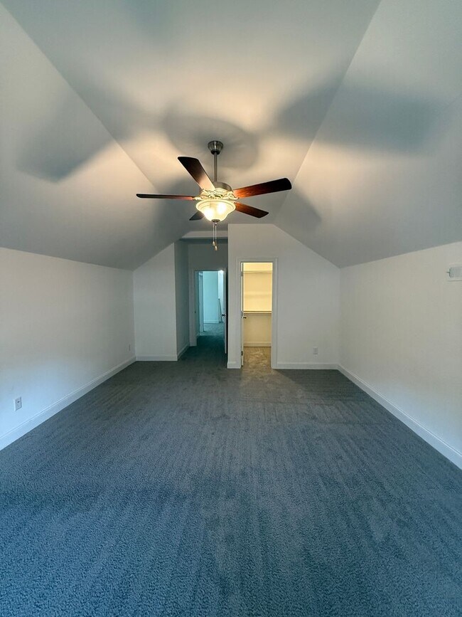 Building Photo - Gorgeous Executive Home in Anderson Creek ...