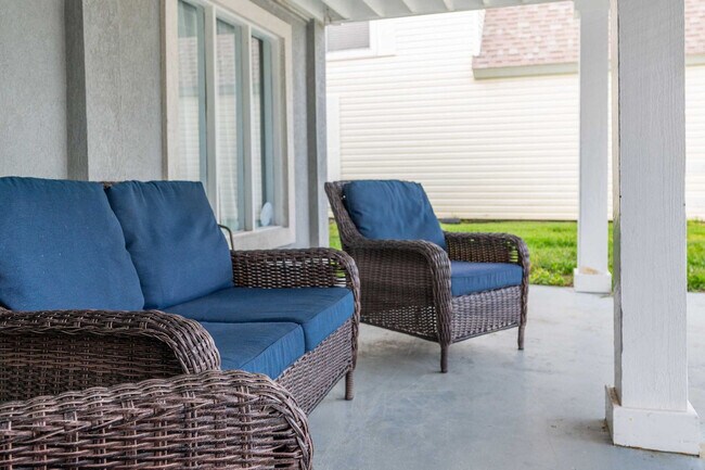 Building Photo - 108 Zamora St