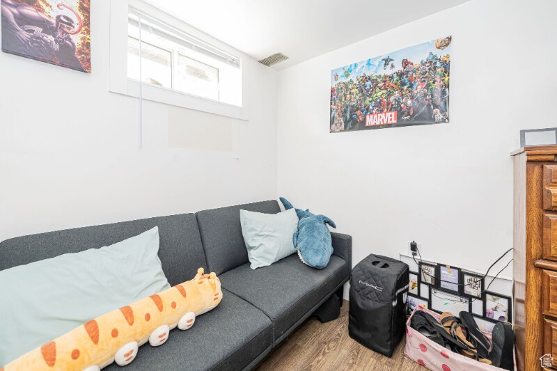 Building Photo - 1074 E 460 S St